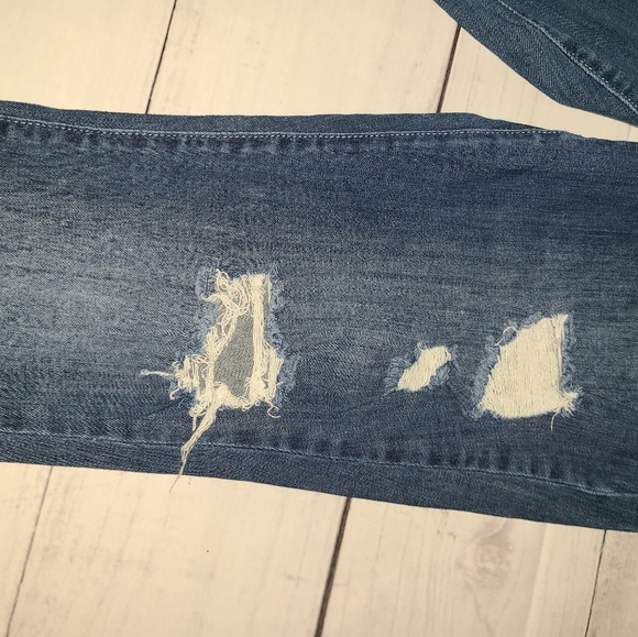 Guess Jeans - Picture 3 of 13